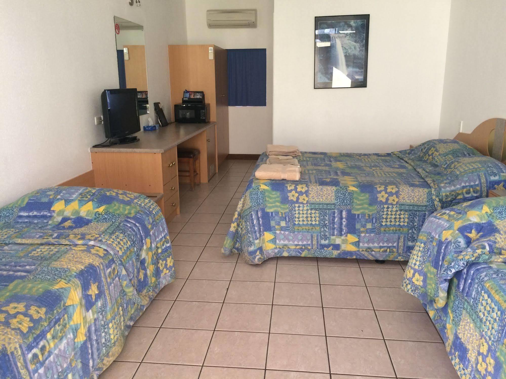 帕拉维汽车旅馆 凯萨琳 外观 照片
